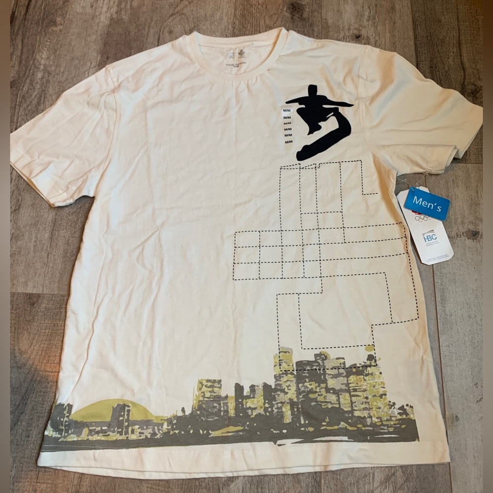2010 Vancouver Olympic Games Shirt - Cream With City Skyline Snowboarder M READ